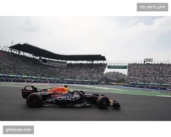 英国大奖赛霍肯伯格夺生涯首台 梅赛德斯主场双车登颁奖台